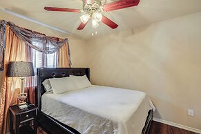 San Antonio Home - Outdoor Oasis & Greenbelt Views