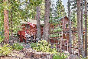 Peaceful Tahoe Vista Home w/ Decks: 1 Mi to Beach