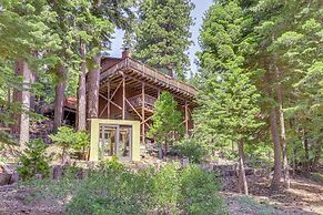 Peaceful Tahoe Vista Home w/ Decks: 1 Mi to Beach