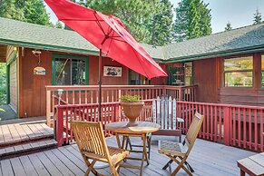 Peaceful Tahoe Vista Home w/ Decks: 1 Mi to Beach