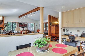 Peaceful Tahoe Vista Home w/ Decks: 1 Mi to Beach