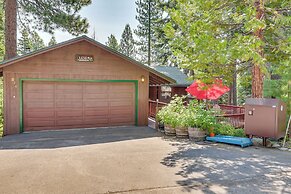 Peaceful Tahoe Vista Home w/ Decks: 1 Mi to Beach