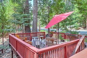Peaceful Tahoe Vista Home w/ Decks: 1 Mi to Beach