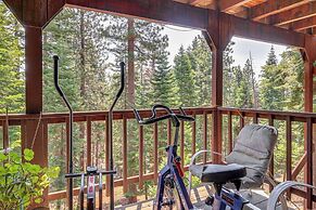 Peaceful Tahoe Vista Home w/ Decks: 1 Mi to Beach