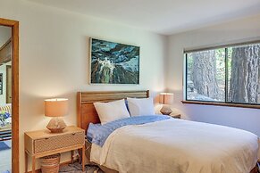 Peaceful Tahoe Vista Home w/ Decks: 1 Mi to Beach