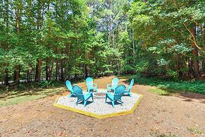 Mooresville Retreat w/ Patio, 1 Mi to Lake Norman!