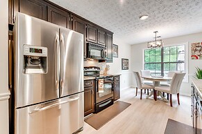 Game Room & Peaceful Deck: Dacula Family Home