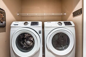 Game Room & Peaceful Deck: Dacula Family Home