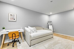 Game Room & Peaceful Deck: Dacula Family Home