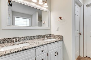 Game Room & Peaceful Deck: Dacula Family Home