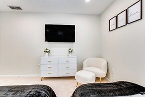 Game Room & Peaceful Deck: Dacula Family Home