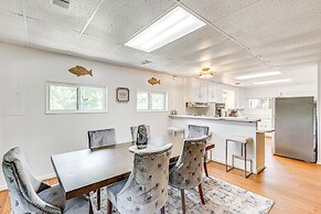 Lakeside Hot Springs Retreat w/ Pool Table!