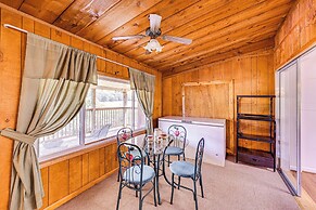 Lakeside Hot Springs Retreat w/ Pool Table!