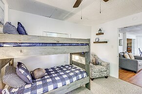 Lakeside Hot Springs Retreat w/ Pool Table!