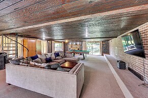 Lakeside Hot Springs Retreat w/ Pool Table!