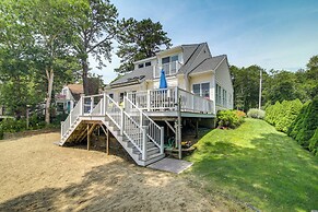 Plymouth Getaway w/ Private Lake Beach + Kayaks!