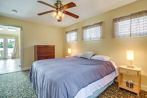 Plymouth Getaway w/ Private Lake Beach + Kayaks!