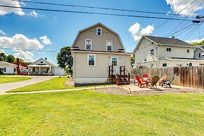 Charming Family Home: Walk to Downtown Bellefonte!