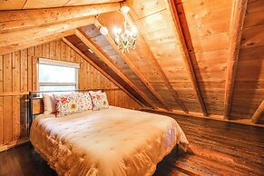 Lakefront Lusby Home w/ Fire Pit: 3 Mi to Beach!