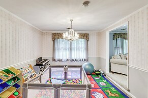 Family-friendly Home w/ Grill: 15 Mi to Baltimore!