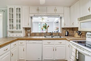 Family-friendly Home w/ Grill: 15 Mi to Baltimore!