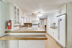 Family-friendly Home w/ Grill: 15 Mi to Baltimore!