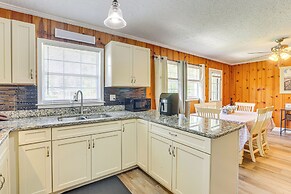 Inviting Jacksonville Home < Half Mi to University