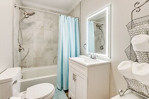 Inviting Jacksonville Home < Half Mi to University