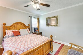 Inviting Jacksonville Home < Half Mi to University