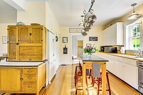 Idyllic Vermont Farmhouse: Mtn Views on 200 Acres!