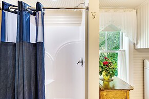 Idyllic Vermont Farmhouse: Mtn Views on 200 Acres!