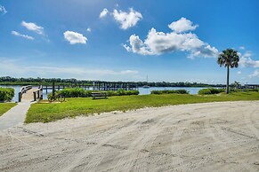 Walk to Indian River From Pet-friendly Home!