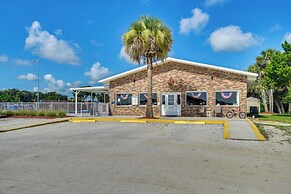 Walk to Indian River From Pet-friendly Home!