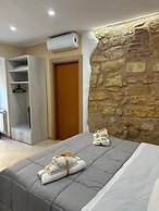 Kalgheros Luxury Rooms