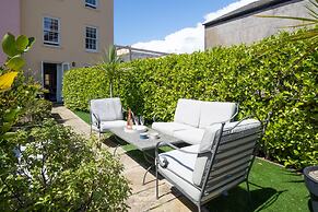 Nash House - Seafront With Parking Close to Town