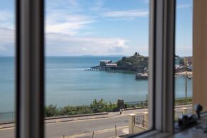 Nash House - Seafront With Parking Close to Town