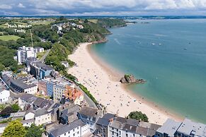 Nash House - Seafront With Parking Close to Town