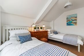 Nash House - Seafront With Parking Close to Town