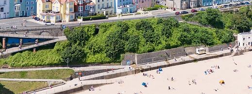 Nash House - Seafront With Parking Close to Town