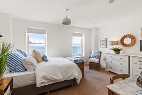 Nash House - Seafront With Parking Close to Town