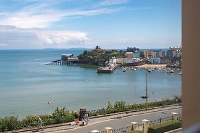 Nash House - Seafront With Parking Close to Town