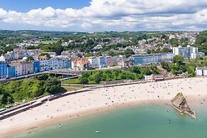 Nash House - Seafront With Parking Close to Town