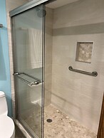 Gorgeous 2 bedroom condo with panoramic views of the Atlantic Ocean. 2