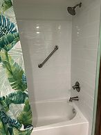 Gorgeous 2 bedroom condo with panoramic views of the Atlantic Ocean. 2