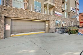 The VÃ©lo Mountainview 1 Bedroom Condo by RedAwning