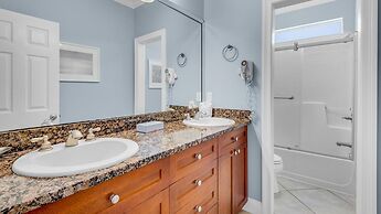 The Bluefin 6 Bedroom Home by RedAwning