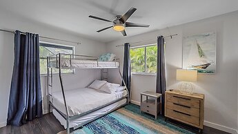 Sarasota Serenity 3 Bedroom Home by RedAwning