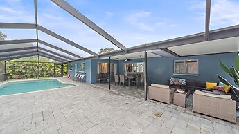 Sarasota Serenity 3 Bedroom Home by RedAwning