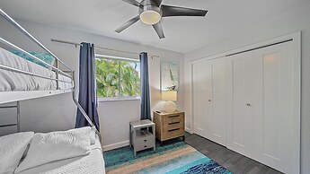 Sarasota Serenity 3 Bedroom Home by RedAwning
