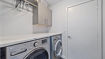 Sarasota Serenity 3 Bedroom Home by RedAwning